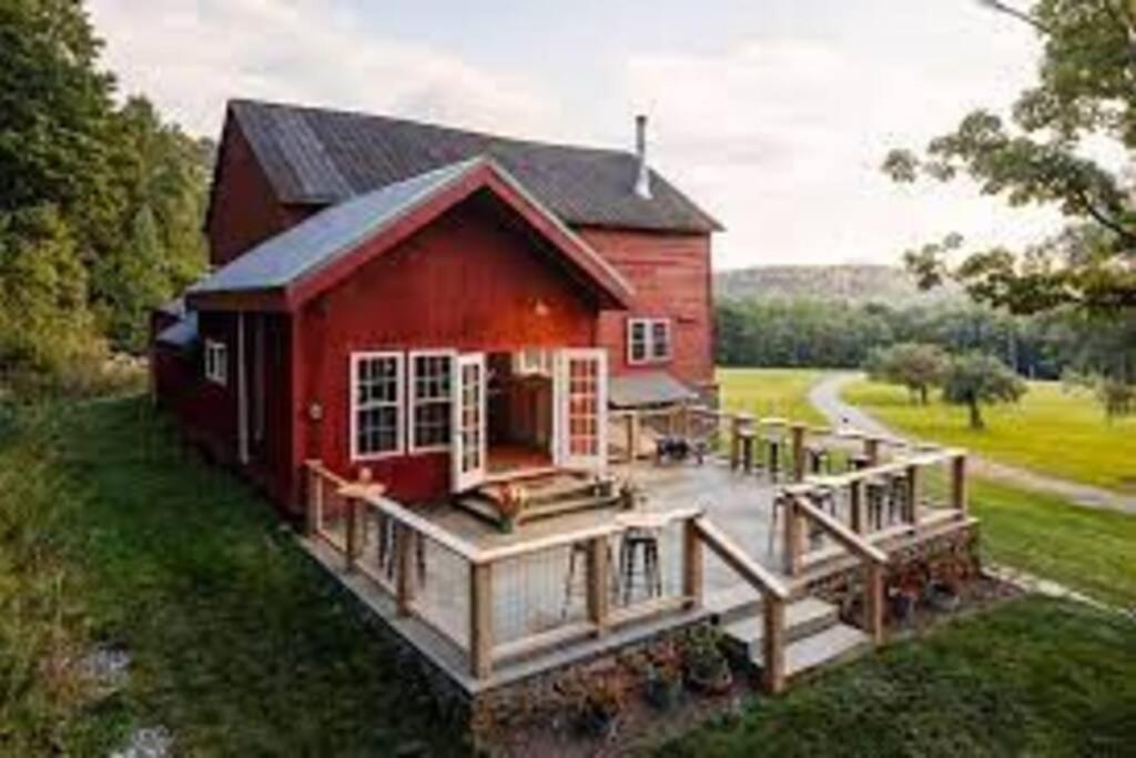 Charming 120-Year-Old Farmhouse By The Creek. Starlight Exterior photo