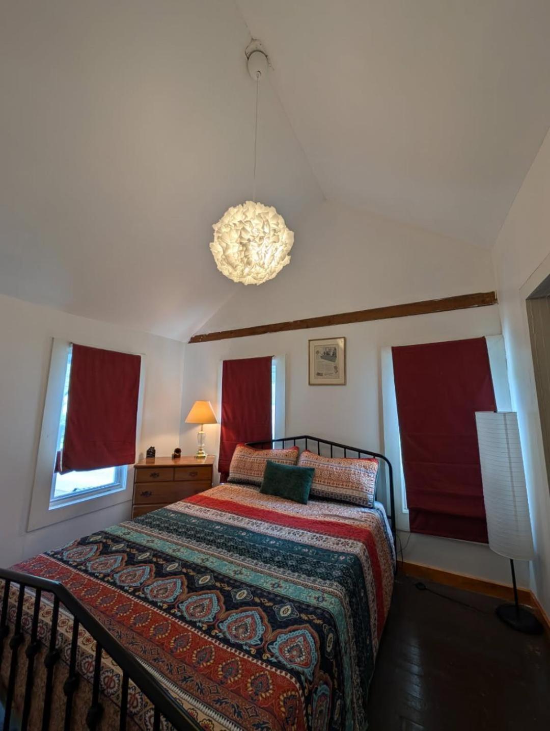 Charming 120-Year-Old Farmhouse By The Creek. Starlight Exterior photo